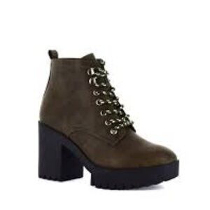 Women's Seven7 Flatiron Olive Vegan Leather Ankle Boots Size 11 US!